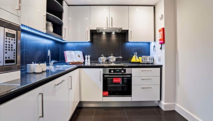 2 Bedroom Apartment To Rent In Westferry Circus, London, City Of London, E14