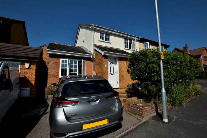 4 Bedroom Semi-Detached House To Rent In Chalvington Drive, St. Leonards-On-Sea, TN37