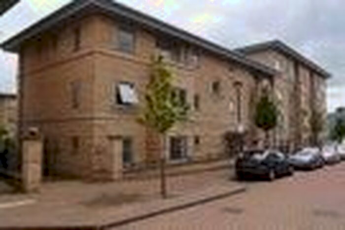 2 Bedroom Flat To Rent In Robinson Street, Bletchley, Milton Keynes MK3