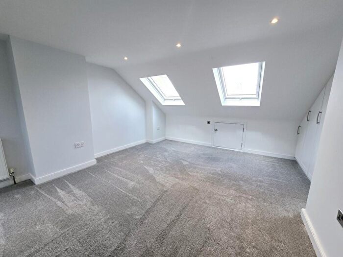 6 Bedroom Terraced House To Rent In Kimberely Gardens, London, N4