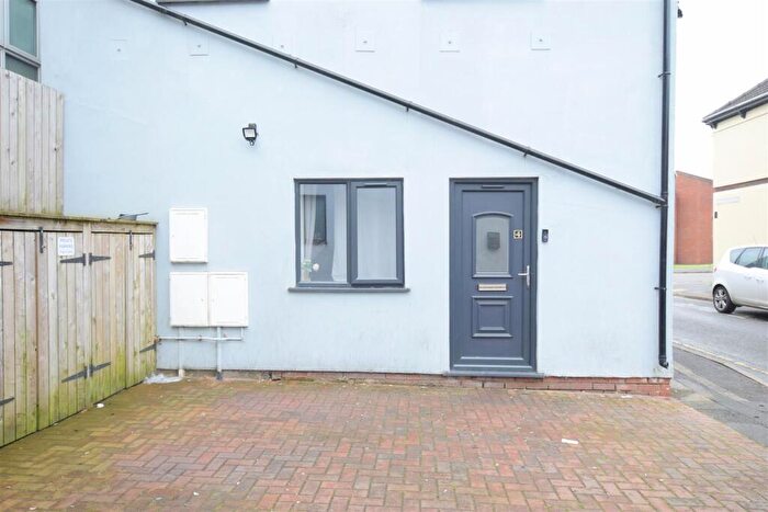 1 Bedroom Flat To Rent In Croft Street - Student Apartment - /, F4