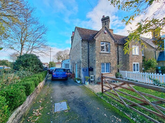 2 Bedroom Semi Detached House For Sale In High Street, Silsoe, Bedfordshire, MK45