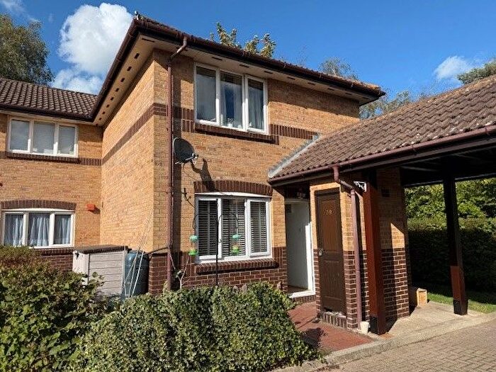 2 Bedroom Maisonette To Rent In Euston Grove, Ringwood, BH24