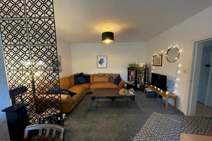 2 Bedroom Flat To Rent In Egerton Road North, Manchester, M16