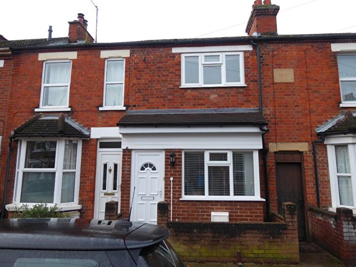 3 Bedroom Terraced House To Rent In George Street, Bedford, Bedfordshire, MK40