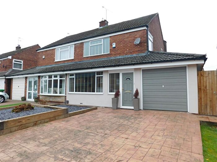 2 Bedroom Semi-Detached House To Rent In Leicester Road, Failsworth, Manchester, M35