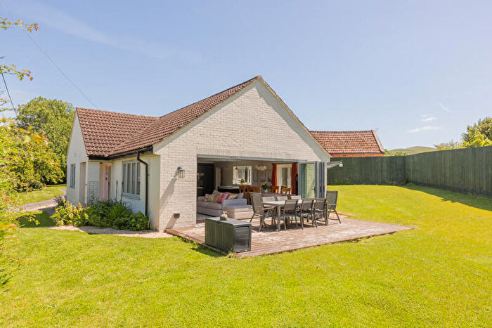 4 Bedroom Bungalow For Sale In Ridgeway Lane, Child Okeford, Blandford Forum, DT11