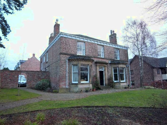 2 Bedroom Flat To Rent In North Road, Ripon, HG4