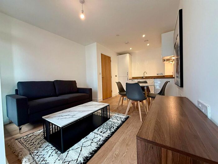 Property To Rent In Furness Quay, Salford, M50