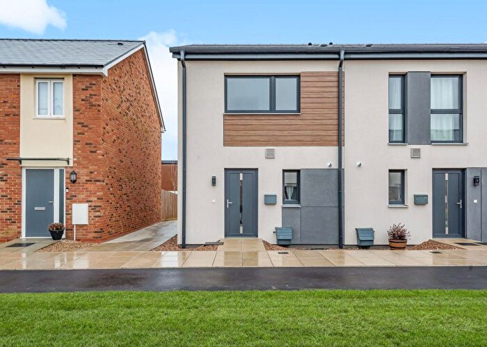 2 Bedroom End Of Terrace House To Rent In Graven Hill Road, Ambrosden, OX25