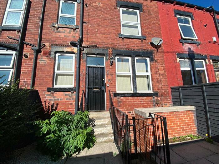 2 Bedroom Terraced House To Rent In Clifton Avenue, Leeds, LS9