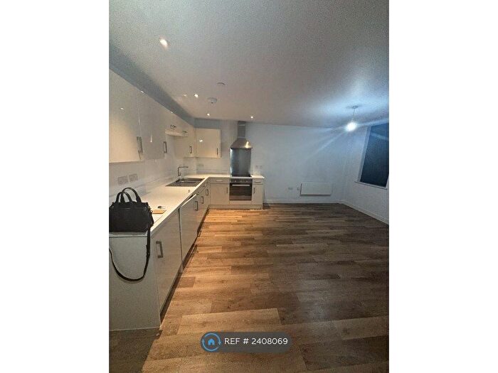 1 Bedroom Flat To Rent In Mill Reef House, Newbury, RG14