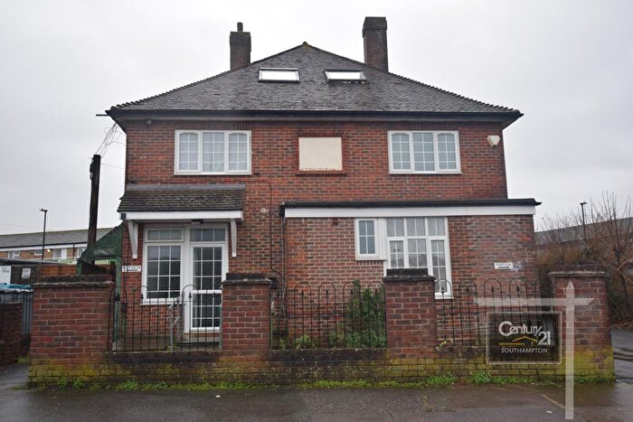 2 Bedroom Flat To Rent In |Ref: |, Swanage Close, Southampton, SO19