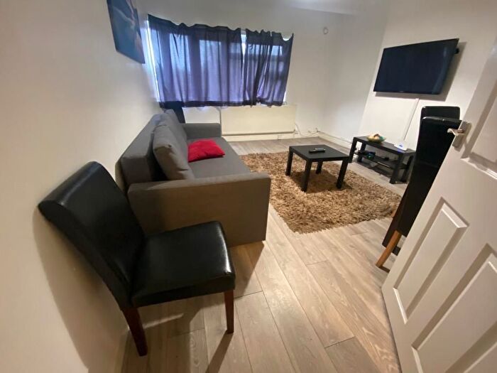 2 Bedroom Flat To Rent In Gilda Court, Watford Way, London, NW7