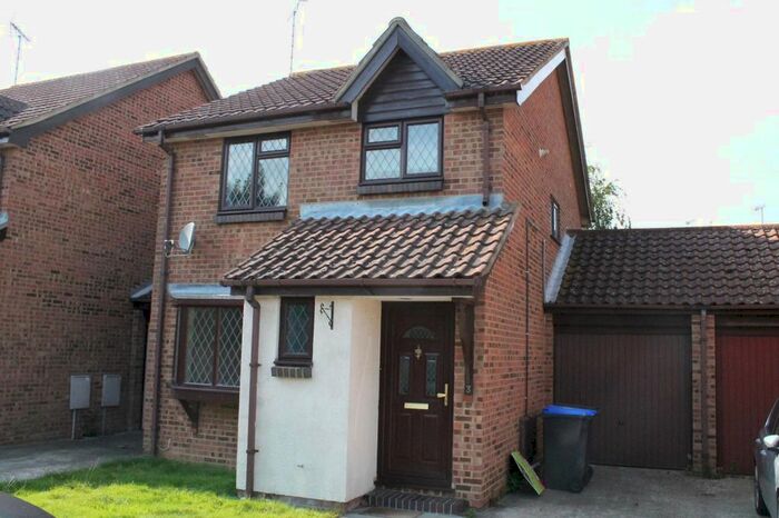 3 Bedroom Detached House To Rent In Carisbrooke Drive, Worthing, BN13