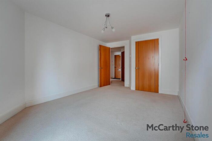 1 Bedroom Apartment For Sale In Corbett Court The Brow, Burgess Hill, RH15