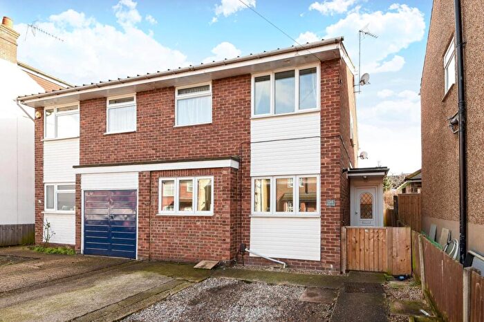 3 Bedroom House To Rent In Royston Road, St. Albans, AL1