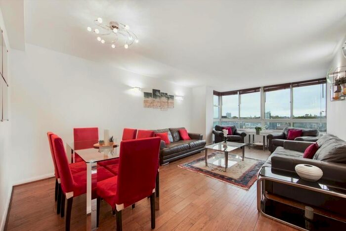 2 Bedroom Flat To Rent In Pier House, Cheyne Walk, Chelsea, SW3