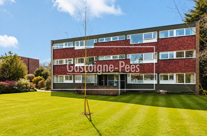 2 Bedroom Apartment To Rent In Boxgrove Avenue, Guildford, GU1