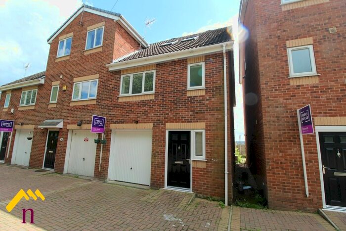 3 Bedroom Town House To Rent In Barnburgh Court, Goldthorpe, S63