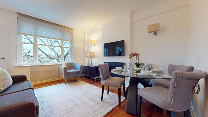 2 Bedroom Flat To Rent In Hill Street, London, W1J