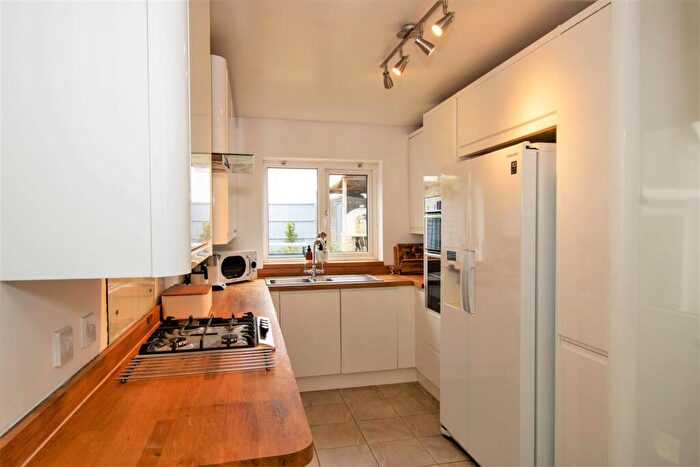 2 Bedroom Terraced House To Rent In Brighton Road, South Croydon, CR2