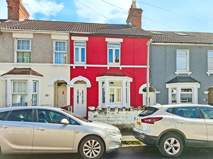 3 Bedroom Terraced House For Sale In Linslade Street, Swindon, SN2