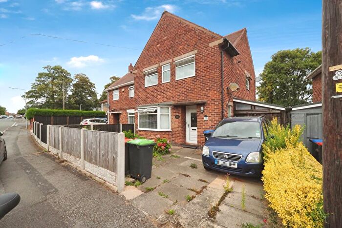 3 Bedroom Semi-Detached House For Sale In Shaw Crescent, Nottingham, NG15