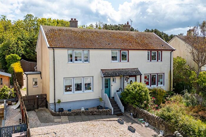 3 Bedroom Property For Sale In Gunsgreen Crescent, Eyemouth, TD14
