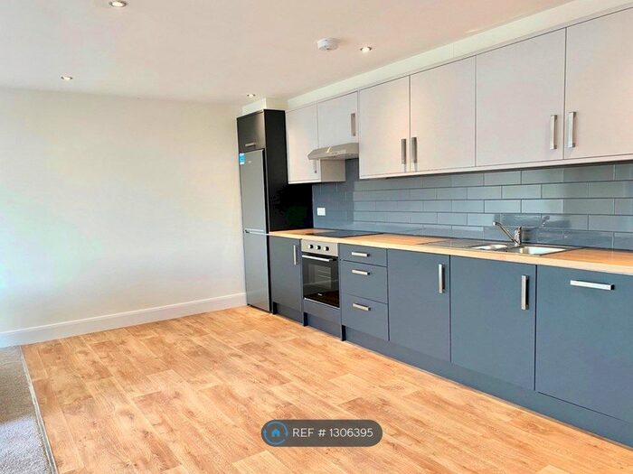 2 Bedroom Flat To Rent In Main Street, Rotherham S60