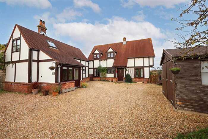 4 Bedroom Detached House For Sale In Wellow, Isle Of Wight, PO41