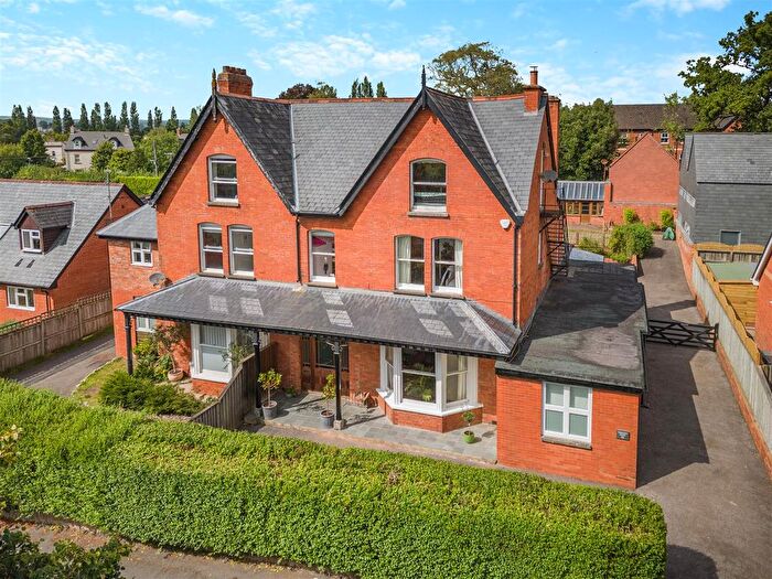 5 Bedroom Semi Detached House For Sale In Blundells Avenue, Tiverton, EX16