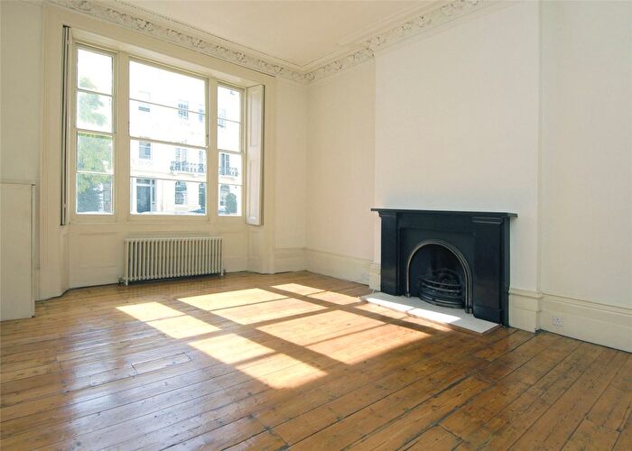 1 Bedroom Flat To Rent In Kensington Park Gardens, Notting Hill, London, W11