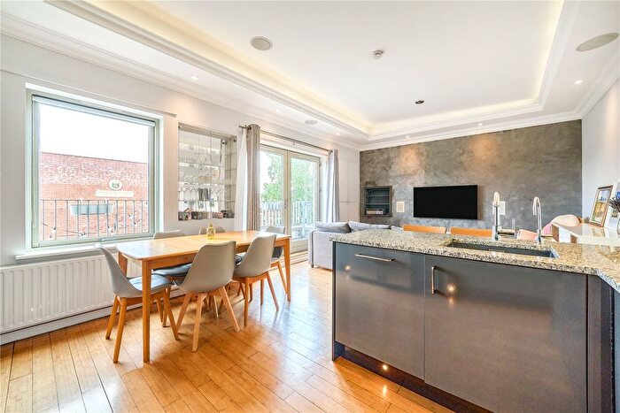2 Bedroom Flat For Sale In Meath Road, London, London, E15