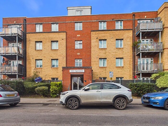3 Bedroom Flat For Sale In Wexham Road, Slough, Berkshire, SL1