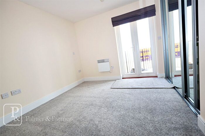 2 Bedroom Flat For Sale In Nelson Road, Clacton-On-Sea, Essex, CO15