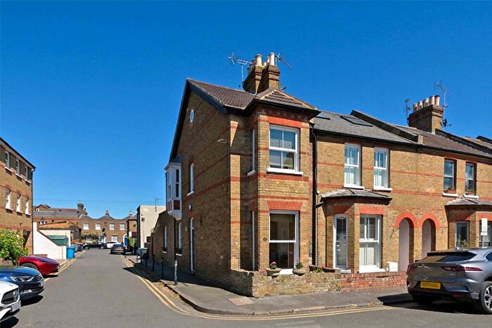 3 Bedroom End Of Terrace House For Sale In St. Leonards Avenue, Windsor, Berkshire, SL4
