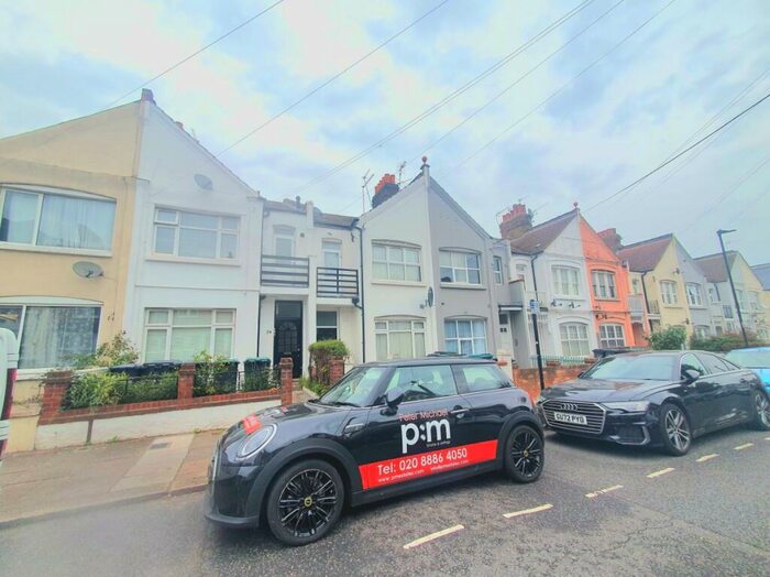 1 Bedroom Flat To Rent In Lascotts Road, Wood Green, N22