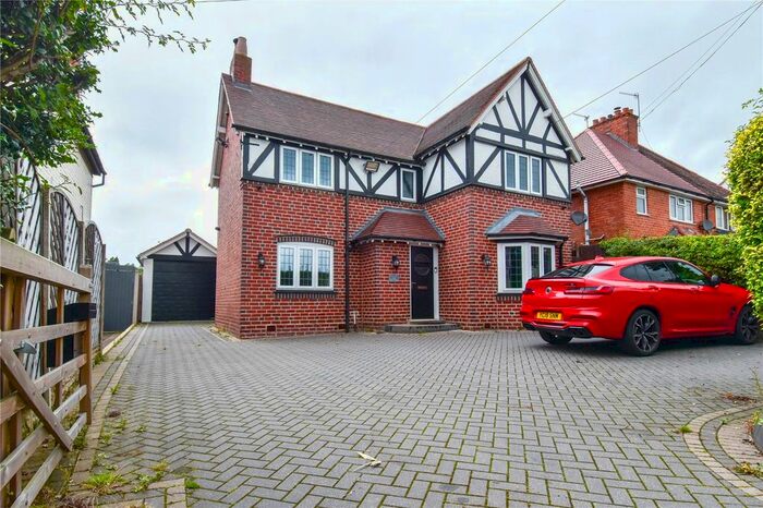 3 Bedroom Detached House To Rent In Meadow Road, Catshill, Bromsgrove, Worcestershire, B61
