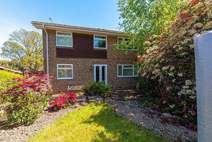 2 Bedroom Flat For Sale In Spur Close, Wimborne, BH21