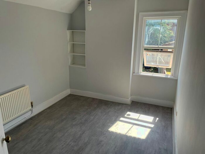 3 Bedroom Semi-Detached House To Rent In Marsh Road, Luton, Bedfordshire, LU3