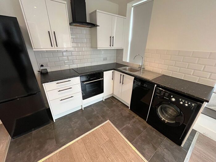 1 Bedroom Flat To Rent In High Street, Epsom, KT19