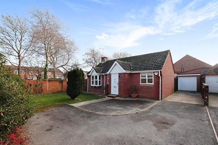 2 Bedroom Detached Bungalow To Rent In Lichfield Road, Fareham, PO14