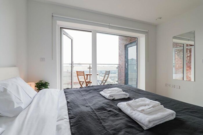 1 Bedroom Apartment For Sale In Brickworks, Trade Street, Cardiff, CF10