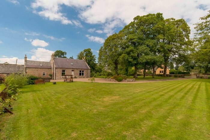 4 Bedroom Link Detached House For Sale In Falla Farm, Carnwath, Lanark, ML11