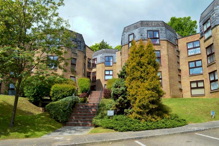 2 Bedroom Apartment To Rent In Bedroom Top Floor Apartment In Godalming, GU7