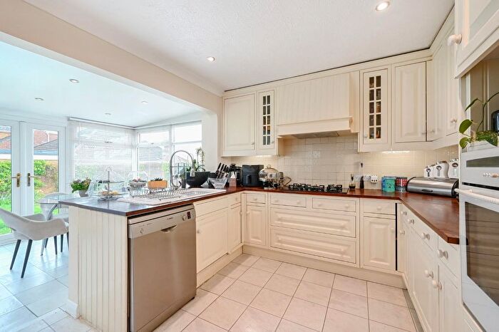 5 Bedroom Detached House For Sale In Shirley Avenue, Hove, BN3