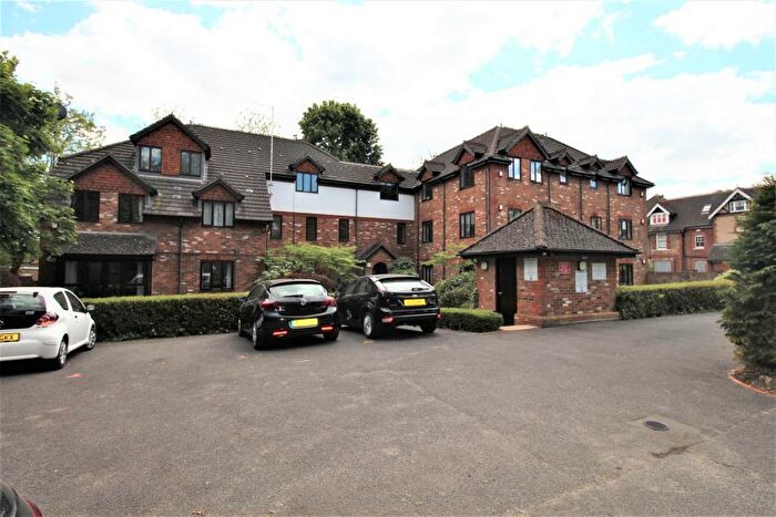 1 Bedroom Apartment To Rent In Woking, GU22