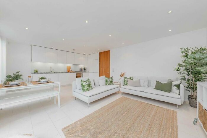 2 Bedroom Flat To Rent In Oval Road, London, NW1