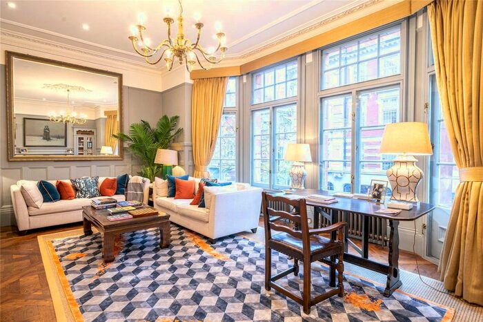 3 Bedroom Flat To Rent In North Audley Street, Mayfair, London, W1K